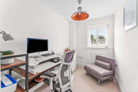 8 Pippin Close Claverham BS49 4GF 17.jpg