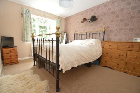 Bed 1.JPG