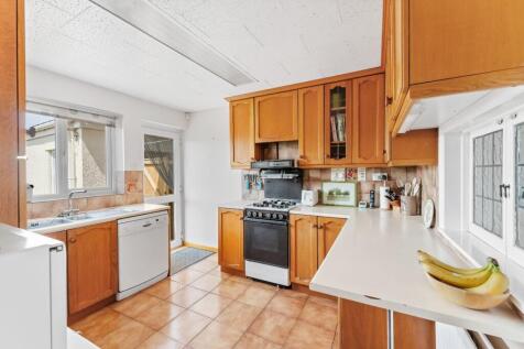 1.4 - kitchen.jpg