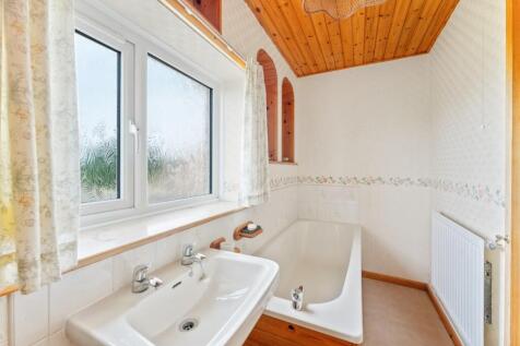 1.14 - bathroom.jpg