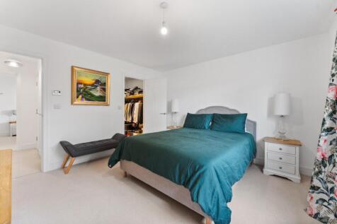 14 - bed 1.jpg