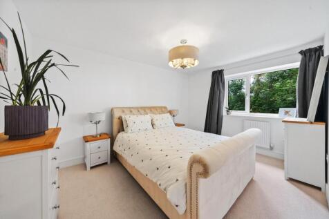 17 - bed 3.jpg