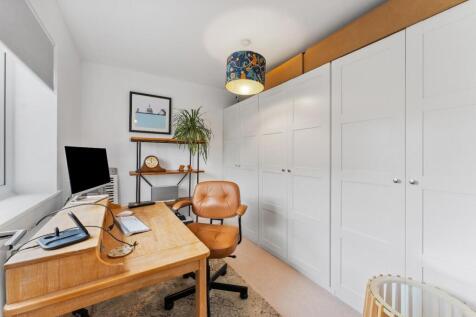 18 - bed 4.jpg