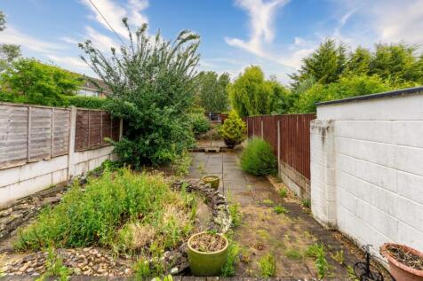 8 - rear garden.jpeg