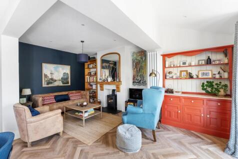 4 - family area.jpg