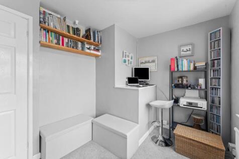 4 Ashleigh rd 15.jpg