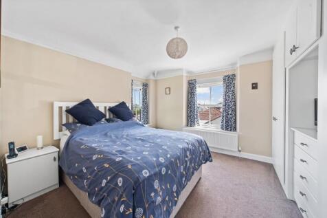 12 - bed 1.jpg