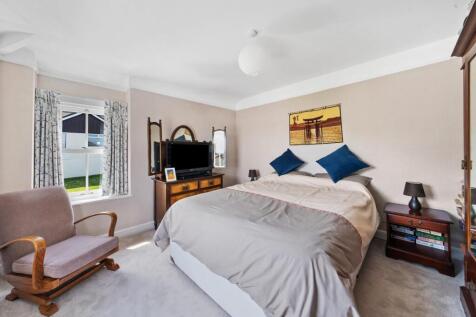 14 - bed 2.jpg