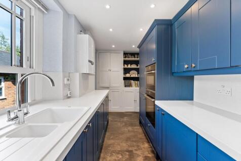 19 - kitchen.jpg