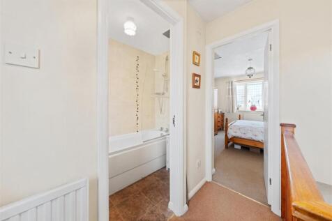 22 Meadowland Yatton BS49 4JB 15.jpeg