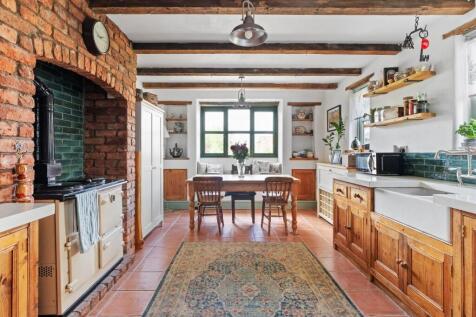 4 - kitchen diner.jpg