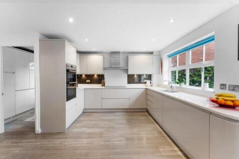 1.5 - kitchen.jpg