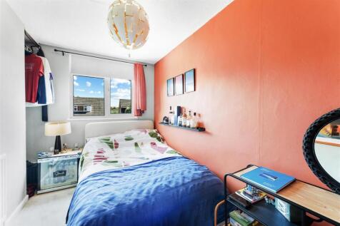 1.10 - bedroom.jpg