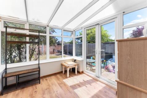 42 Wemberham Crescent Yatton BS49 4BE 35.jpg