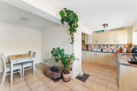 42 Wemberham Crescent Yatton BS49 4BE 10.jpg