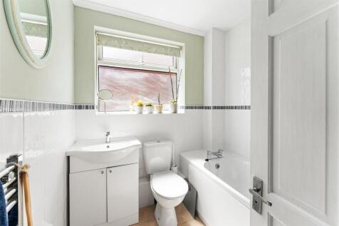42 Wemberham Crescent Yatton BS49 4BE 12.jpg