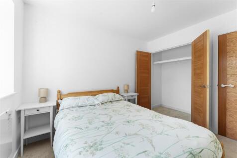 1.7 - bedroom.jpg