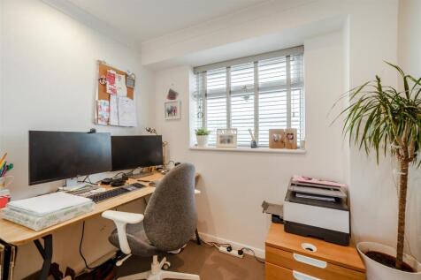 7 - home office.jpg
