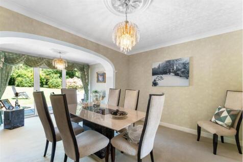 8 - dining room.jpg