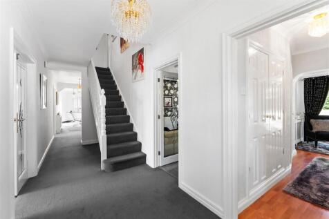 10 - entrance hall.jpg