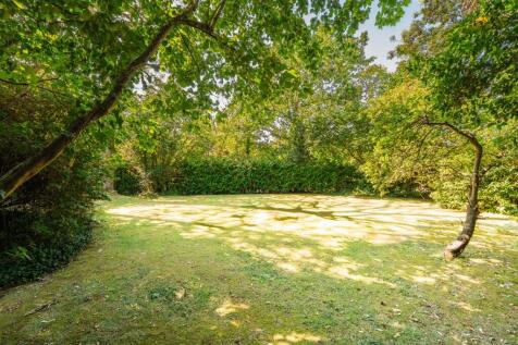 21 - garden.jpg