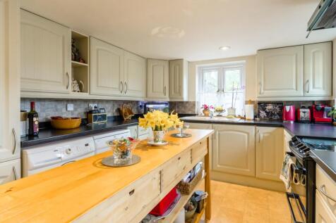 16 Church Road KITCHEN - Real estate photography b