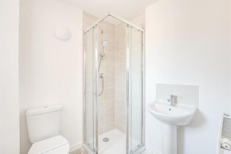 10 - ensuite.jpg
