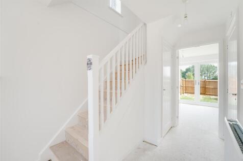 15 - entrance hall.jpg