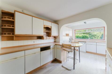 1.4 - kitchen.jpg
