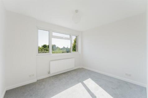 1.8 - bedroom.jpg