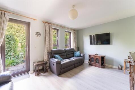 3 - sitting room.jpg