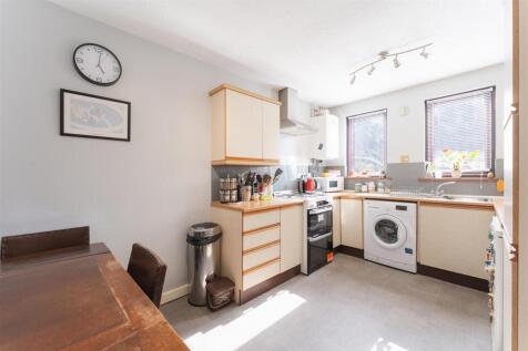 4 - kitchen diner.jpg