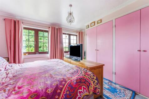 1.9 - bed 1.jpg