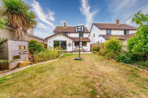 1.15 - rear garden.jpeg