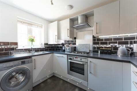 3 Birkbeck Chase West Wick WSM BS24 7FW 2.jpg
