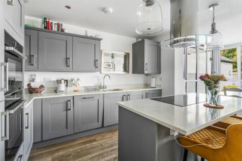 1.6 - kitchen.jpg