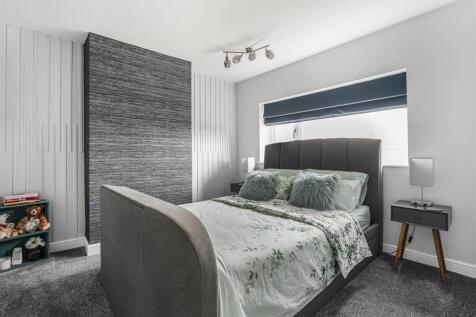 11 - bed 2.jpg