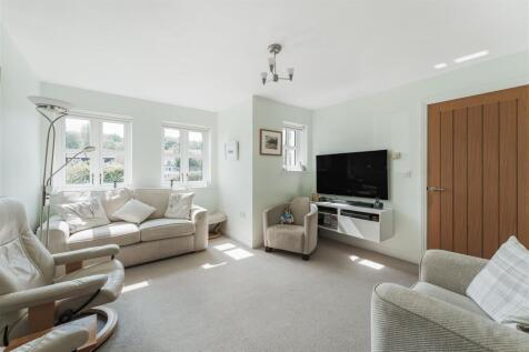 4 - sitting room.jpg
