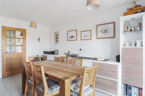 4.1 - dining agrea.jpg