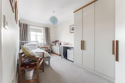 8 - bedroom.jpg