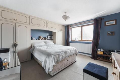 7 - bedroom.jpg