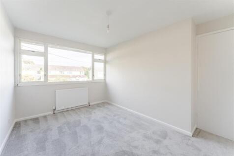 8 - bed 2.jpg
