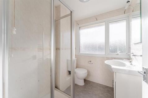 10 - shower room.jpg