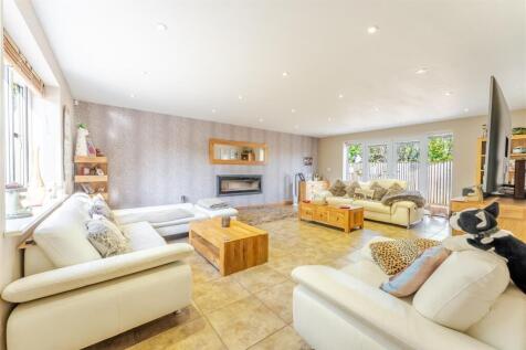 5 - sitting room.jpg