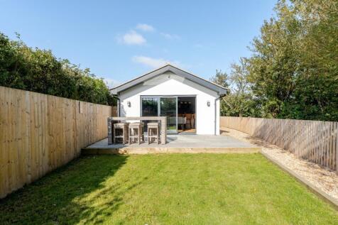 21 - garden into bar.jpg