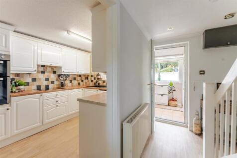 5 Church Court, Church Road, Redhill BS40 5SG 54.j