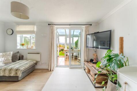 5 Church Court, Church Road, Redhill BS40 5SG 41.j