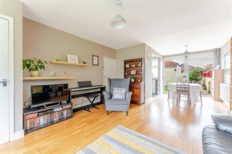 1.3 - lounge diner.jpg