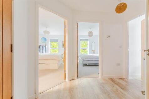 12 Strawberry drive Yatton_.jpg