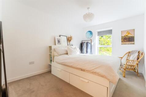 12 Strawberry drive Yatton_-4.jpg